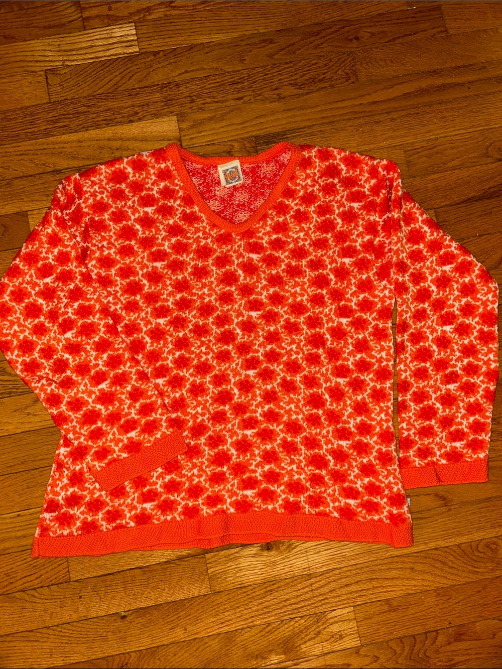 RARE!! OILILY sz M orange, red & White Marled V neck Sweater